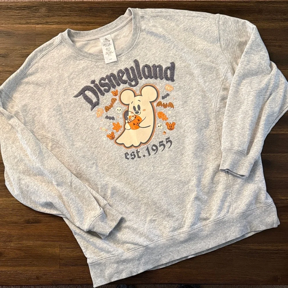 Disneyland Mickey Cutie Ghost 2025 Light Heather Gray Pullover Sweatshirt Large - Picture 1 of 15